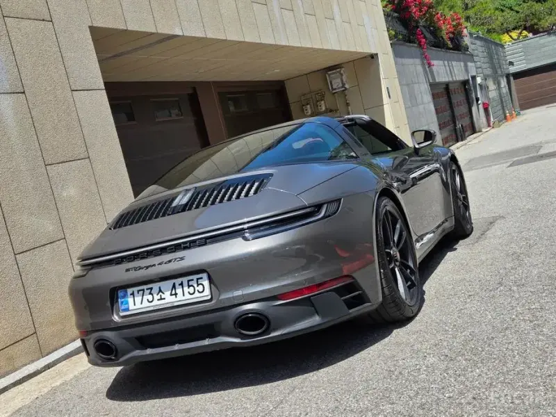 2024 Porsche 911 с пробегом 17 000 км