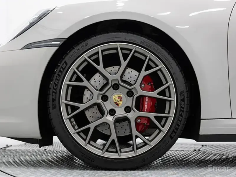2024 Porsche 911 с пробегом 18 250 км
