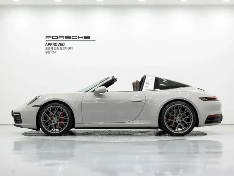 2024 Porsche 911 с пробегом 18 250 км