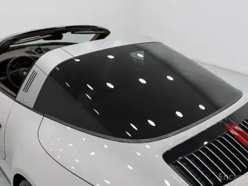 2024 Porsche 911 с пробегом 18 250 км