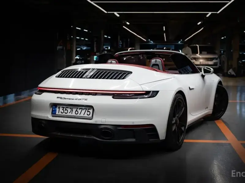 2023 Porsche 911 с пробегом 9 000 км