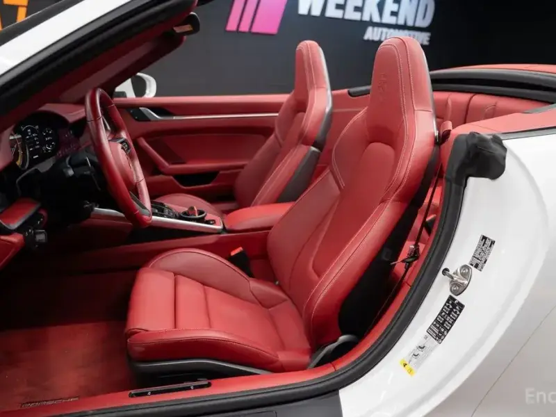 2023 Porsche 911 с пробегом 9 000 км