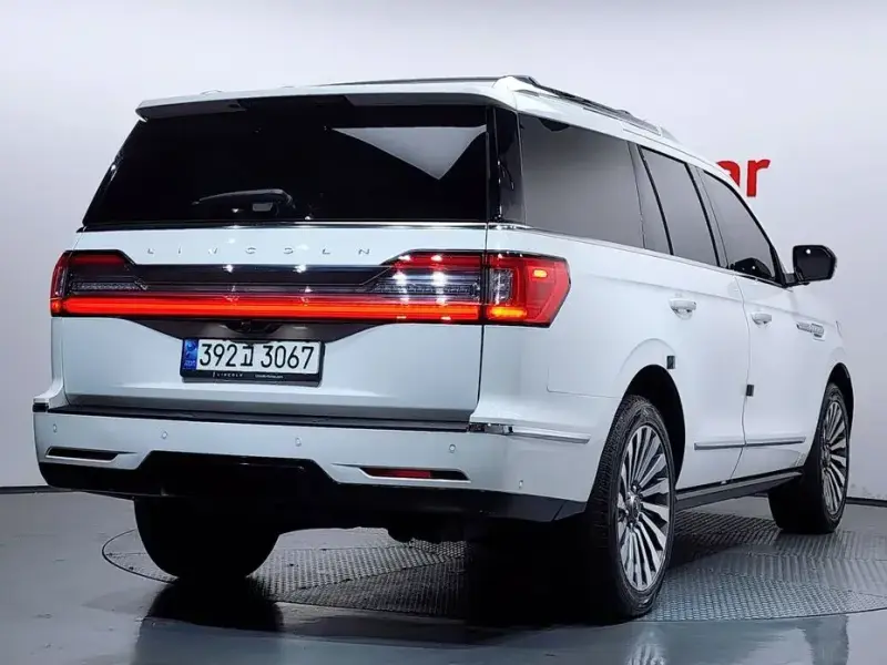 2021 Lincoln Navigator с пробегом 43 973 км