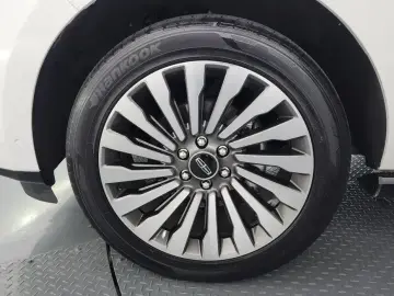 2021 Lincoln Navigator с пробегом 43 973 км
