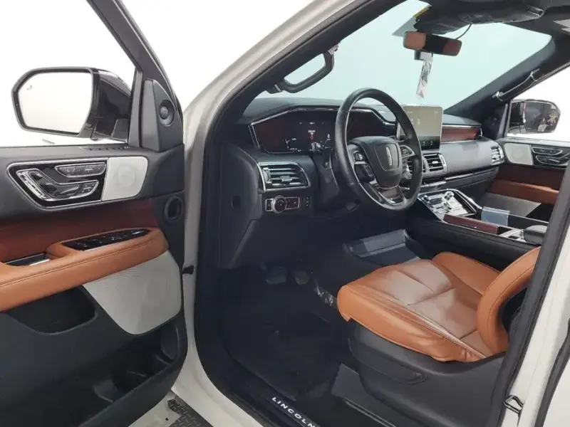 2021 Lincoln Navigator с пробегом 43 973 км