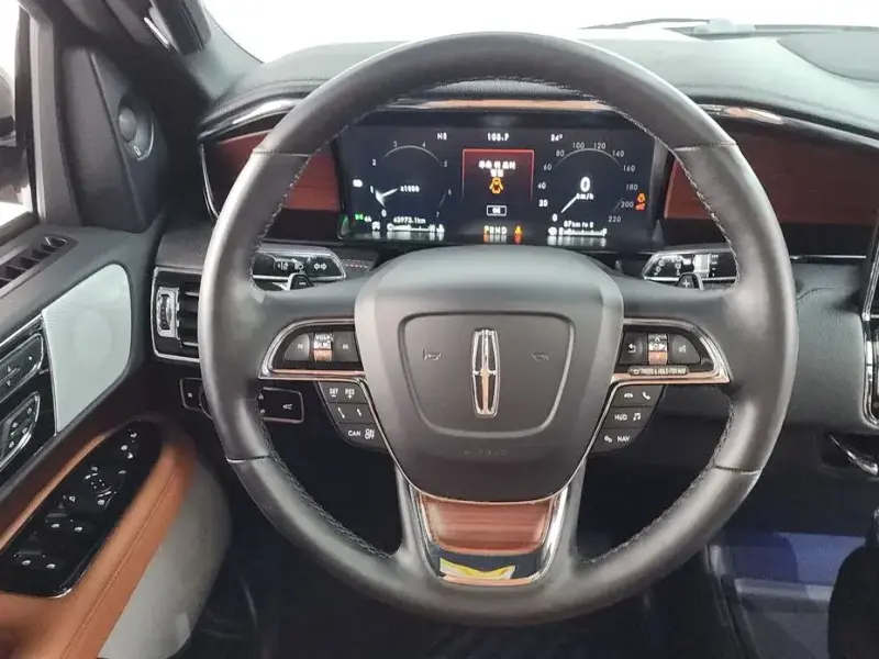 2021 Lincoln Navigator с пробегом 43 973 км