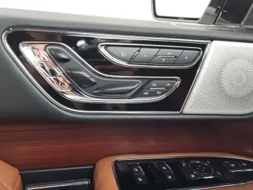 2021 Lincoln Navigator с пробегом 43 973 км
