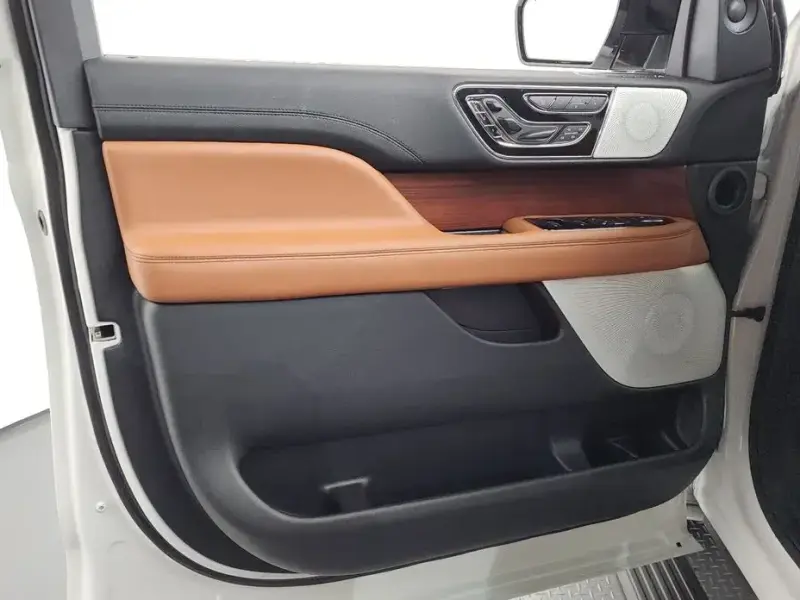 2021 Lincoln Navigator с пробегом 43 973 км
