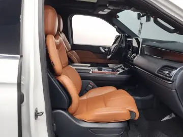 2021 Lincoln Navigator с пробегом 43 973 км