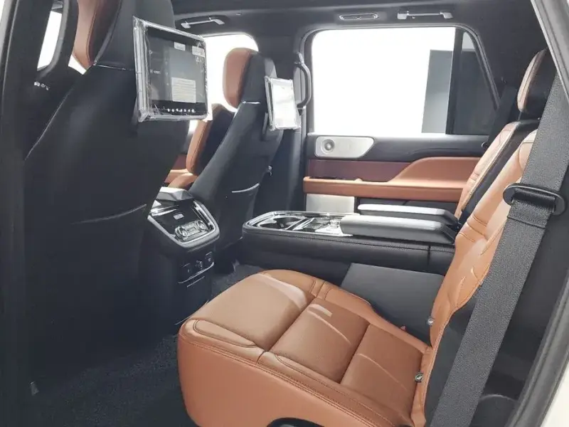 2021 Lincoln Navigator с пробегом 43 973 км