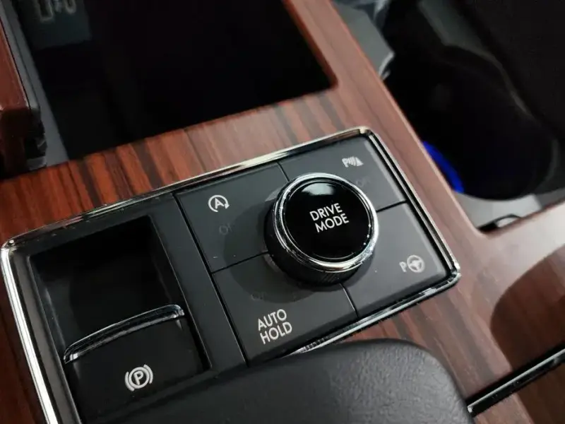 2021 Lincoln Navigator с пробегом 43 973 км
