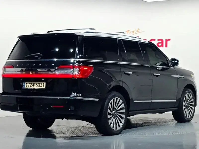2021 Lincoln Navigator с пробегом 86 363 км