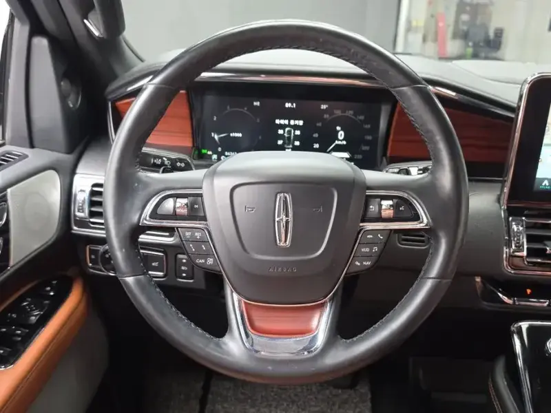 2021 Lincoln Navigator с пробегом 86 363 км