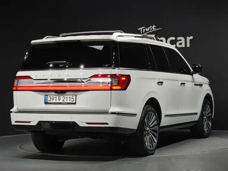 2021 Lincoln Navigator с пробегом 66 935 км