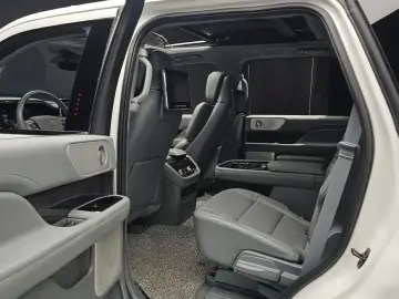 2021 Lincoln Navigator с пробегом 66 935 км