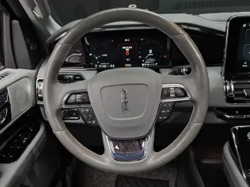 2021 Lincoln Navigator с пробегом 66 935 км