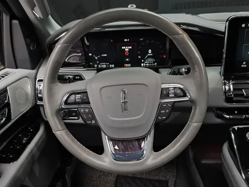 2021 Lincoln Navigator с пробегом 66 935 км