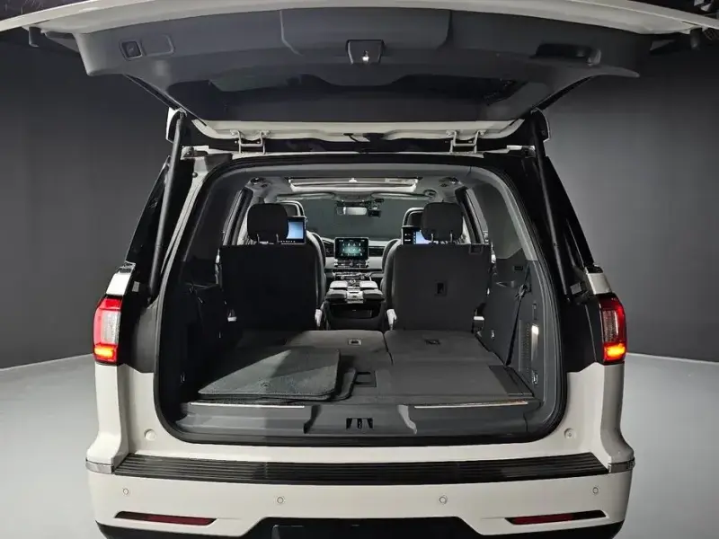 2021 Lincoln Navigator с пробегом 66 935 км