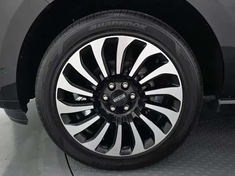 2023 Lincoln Navigator с пробегом 79 554 км