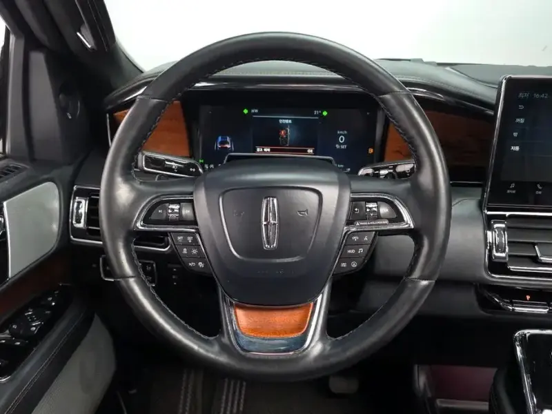 2023 Lincoln Navigator с пробегом 79 554 км