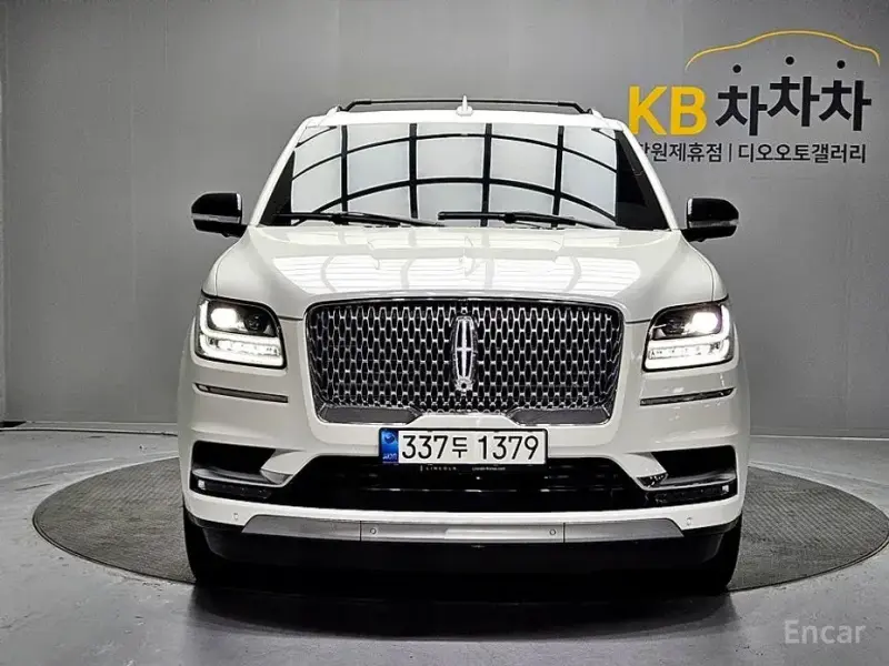 2021 Lincoln Navigator с пробегом 7 066 км