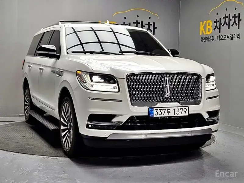 2021 Lincoln Navigator с пробегом 7 066 км