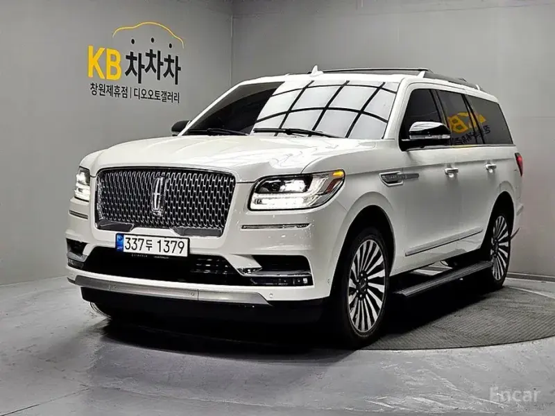 2021 Lincoln Navigator с пробегом 7 066 км
