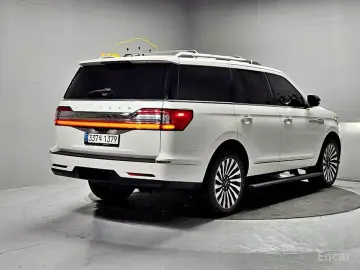 2021 Lincoln Navigator с пробегом 7 066 км