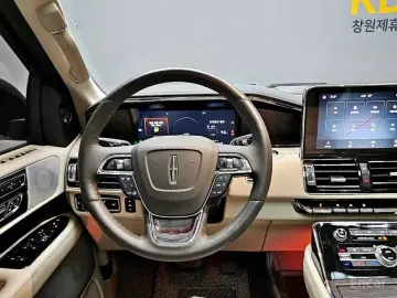 2021 Lincoln Navigator с пробегом 7 066 км