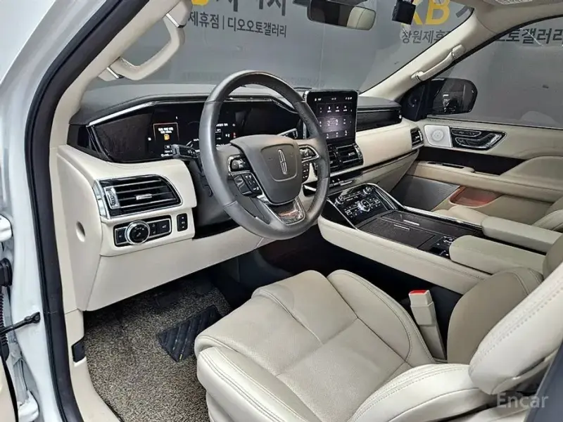 2021 Lincoln Navigator с пробегом 7 066 км