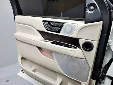 2021 Lincoln Navigator с пробегом 7 066 км