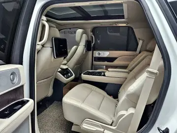 2021 Lincoln Navigator с пробегом 7 066 км