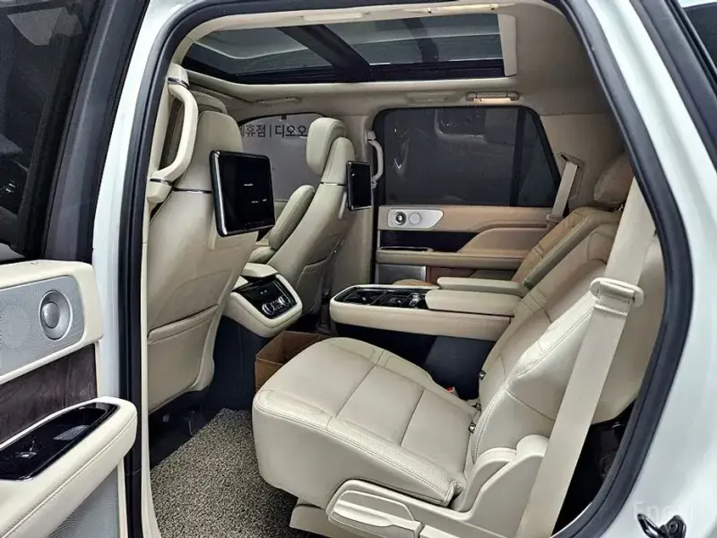 2021 Lincoln Navigator с пробегом 7 066 км