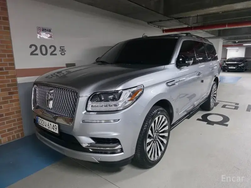 2021 Lincoln Navigator с пробегом 74 728 км