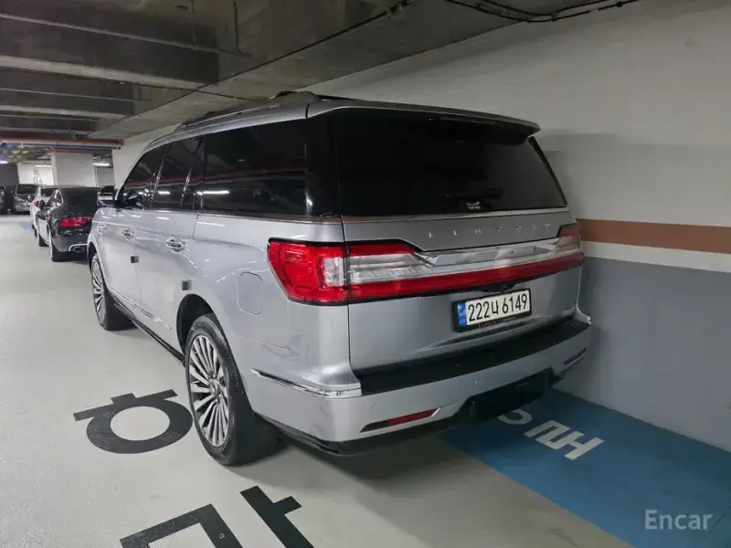2021 Lincoln Navigator с пробегом 74 728 км