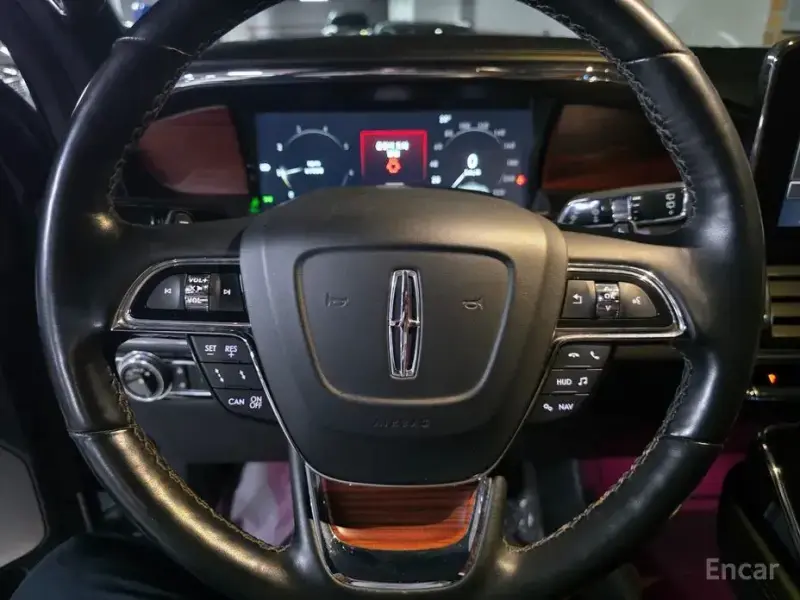 2021 Lincoln Navigator с пробегом 74 728 км