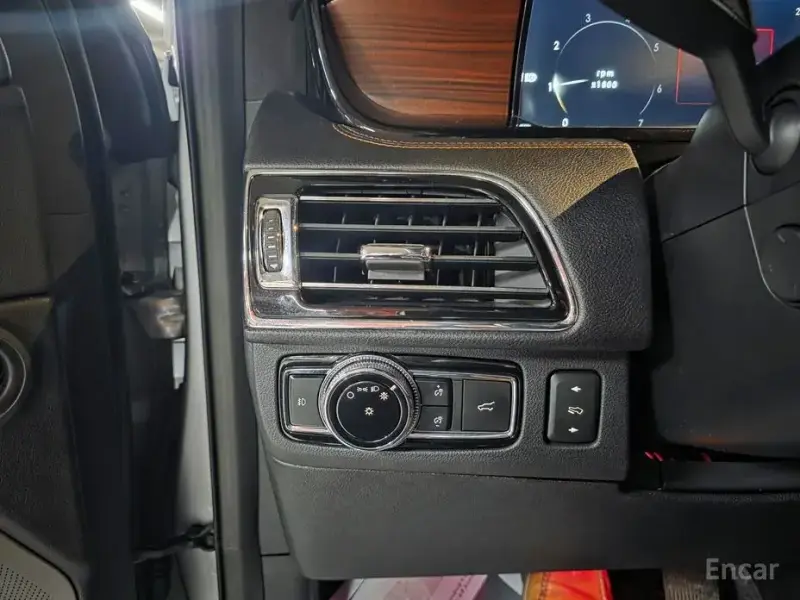 2021 Lincoln Navigator с пробегом 74 728 км