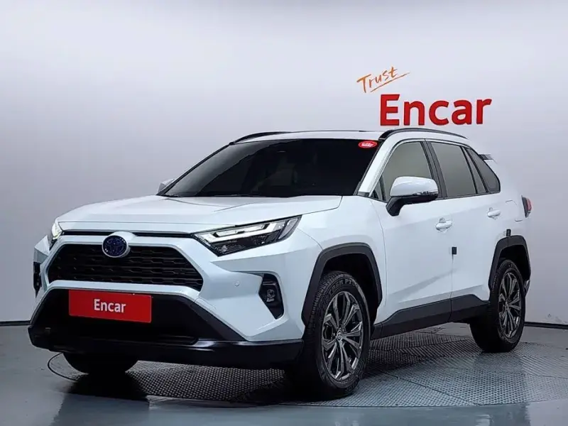2024 Toyota RAV4 с пробегом 25 758 км