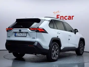 2024 Toyota RAV4 с пробегом 25 758 км