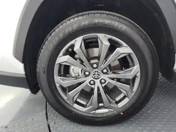 2024 Toyota RAV4 с пробегом 25 758 км