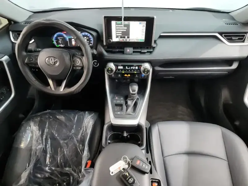 2024 Toyota RAV4 с пробегом 25 758 км