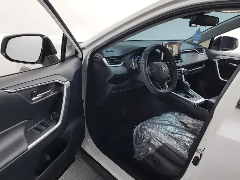 2024 Toyota RAV4 с пробегом 25 758 км