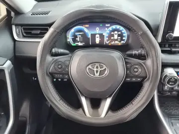 2024 Toyota RAV4 с пробегом 25 758 км