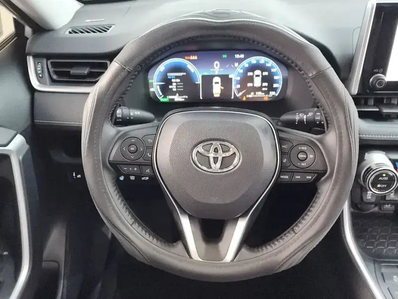 2024 Toyota RAV4 с пробегом 25 758 км