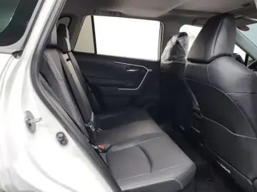 2024 Toyota RAV4 с пробегом 25 758 км