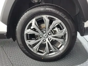 2024 Toyota RAV4 с пробегом 25 758 км