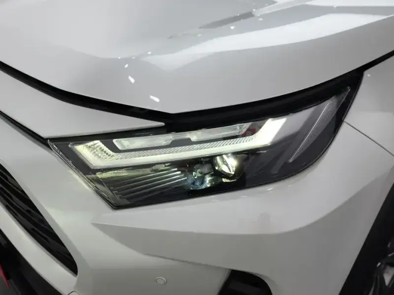 2024 Toyota RAV4 с пробегом 25 758 км
