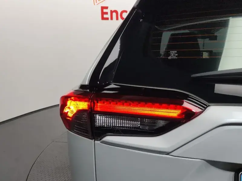 2024 Toyota RAV4 с пробегом 25 758 км