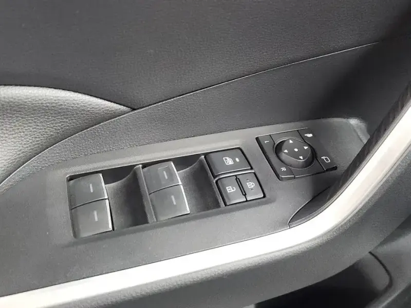 2024 Toyota RAV4 с пробегом 25 758 км