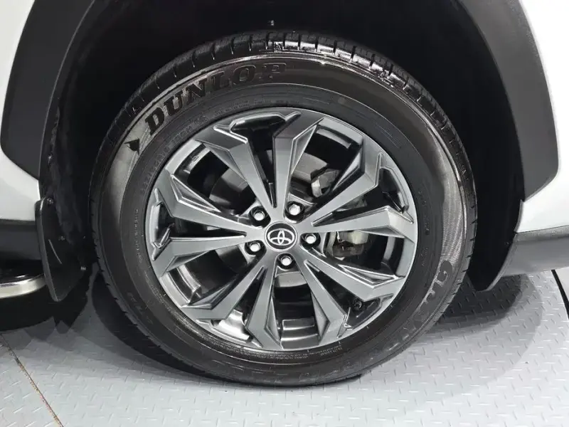 2024 Toyota RAV4 с пробегом 14 997 км